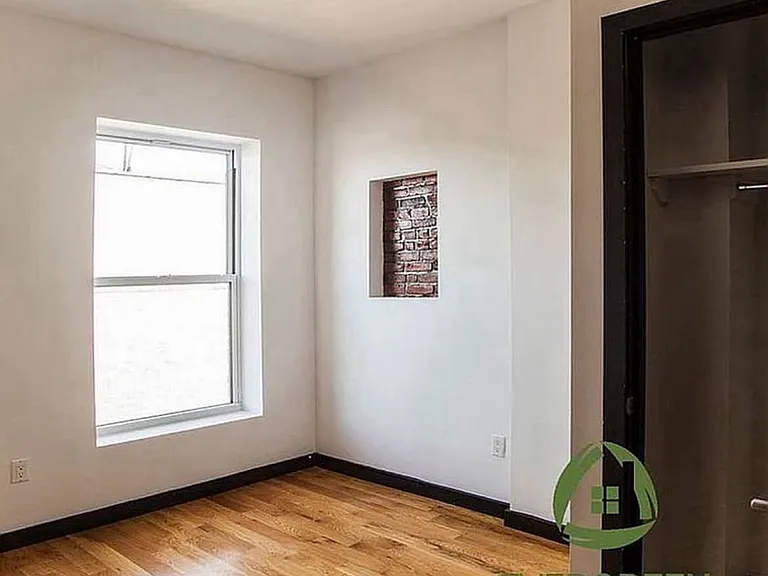 957 Kent Ave #3B — Photo 3
