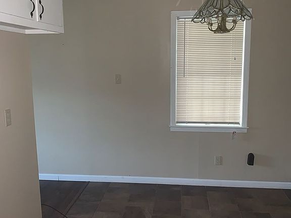 3rd image of 779 Western Park Dr