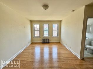 2608 N Kimball Ave #302, Chicago, IL 60647