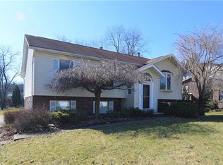 2423 Brownfield Dr, Greensburg, PA 15601