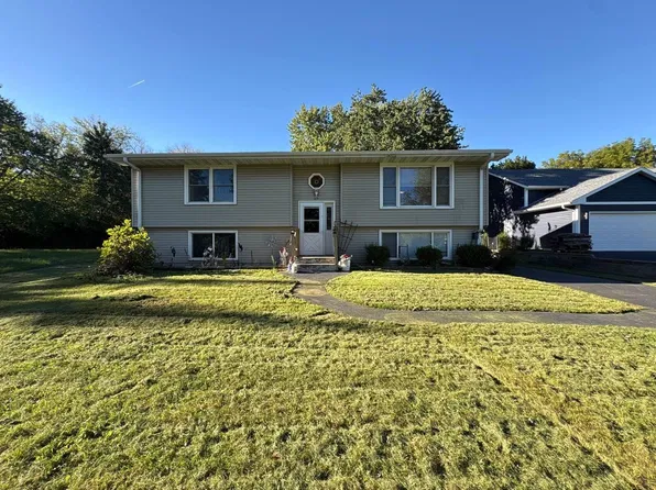 115 Brandywine Dr SE, Poplar Grove, IL 61065