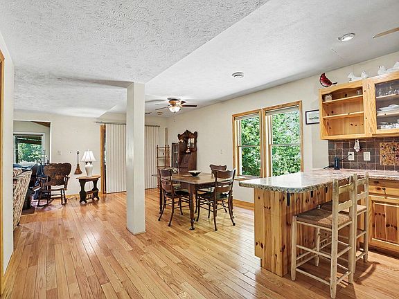 12th image of 126 48th St