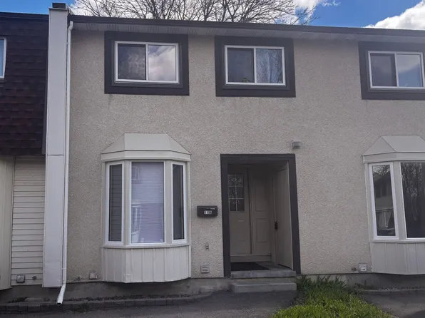 1196 Priory Ln, Ottawa, ON K1C 1Z9