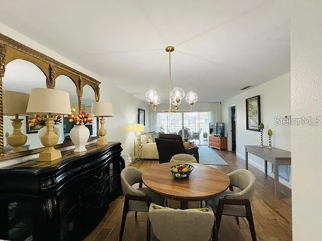 2 bed, 2.0 bath, 1127 sqft, $2,300 — Photo 4