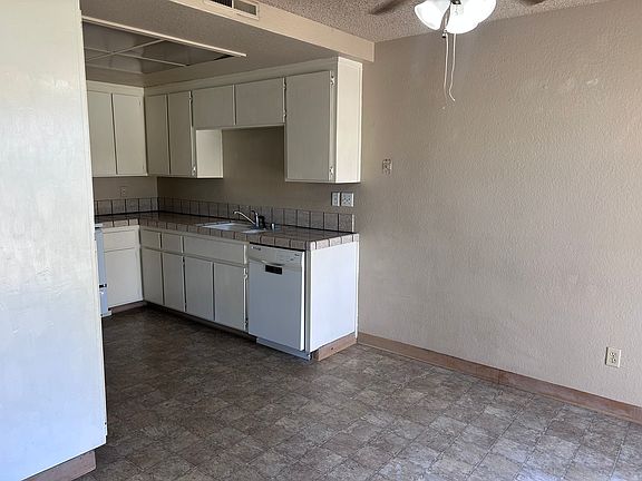4th image of 1845 Cherokee Dr Unit 3
