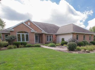 2303 Parkway Dr, Port Byron, IL 61275