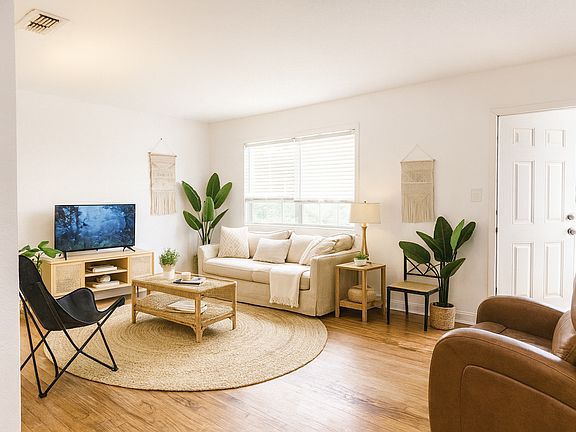 2nd image of 1861 Ivy Ln #2