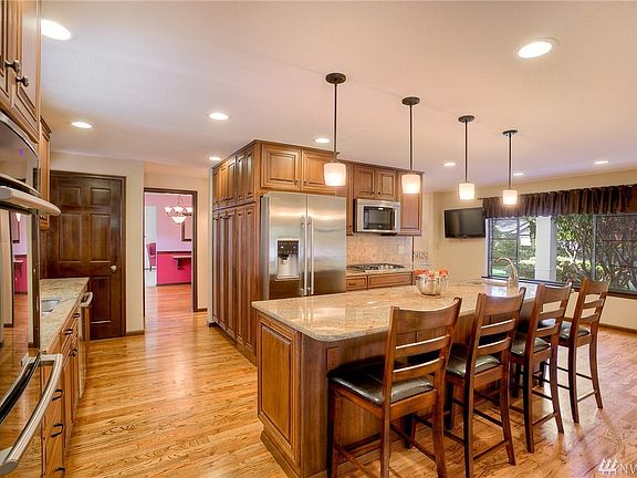 5th image of 8007 Shadywood Ln SW
