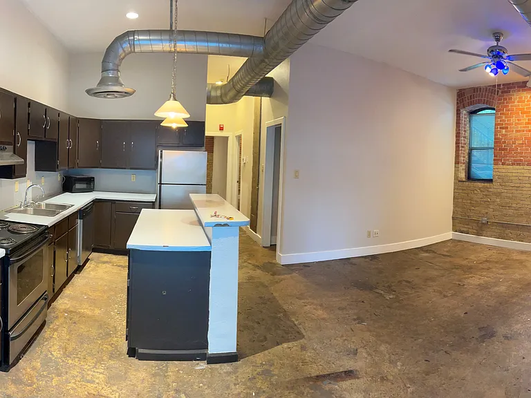 710 S Medina #104 — Photo 9