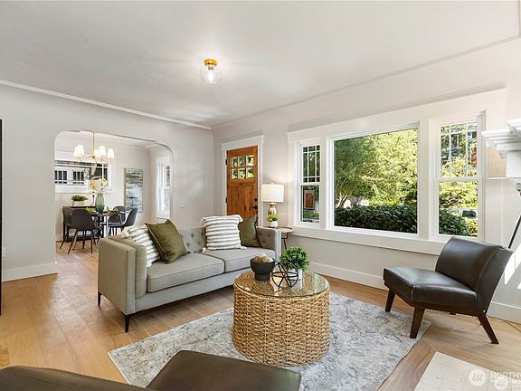 2nd image of 3221 36th Avenue S