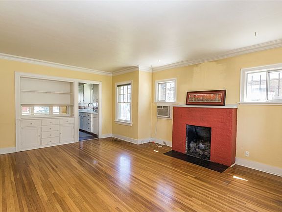 2nd image of 2424 N Normandie St