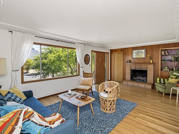 3rd image of 7207 N Albina Ave