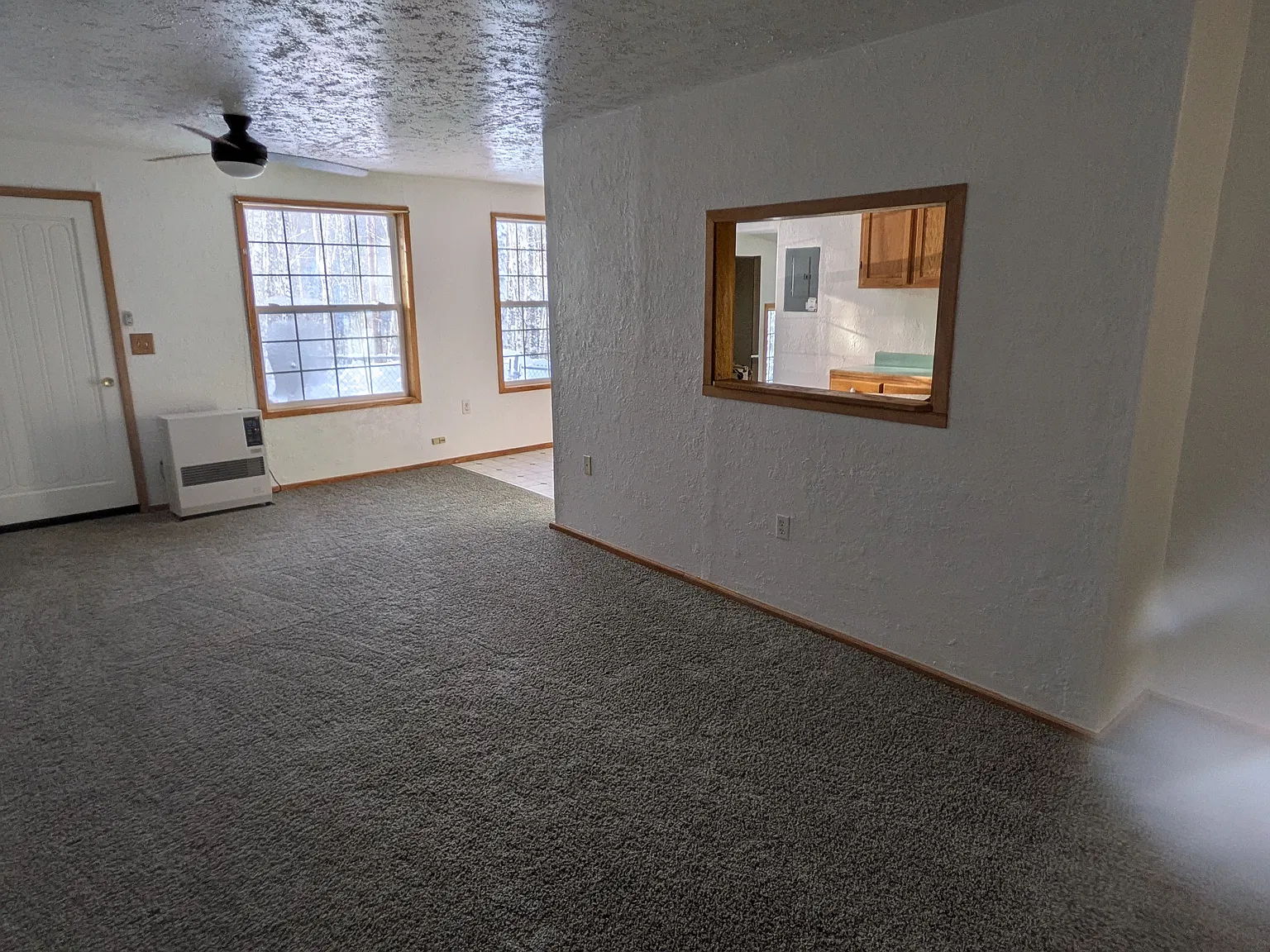 3 bed, 1225 sqft, $2,200 — Photo 4