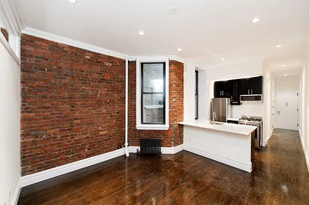 Rented by Icon Realty Management | media 13