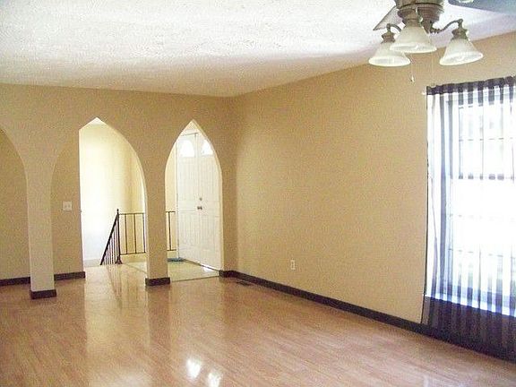 3rd image of 11976 Baresford Dr