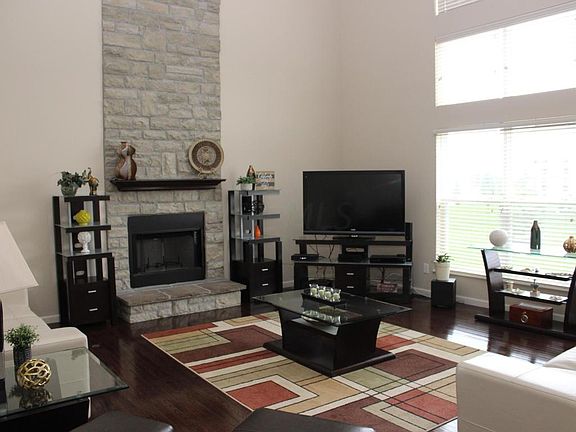 2nd image of 2190 Orangelake Dr