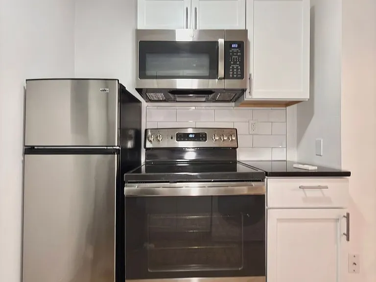 139 E Clifton Ave — Photo 11