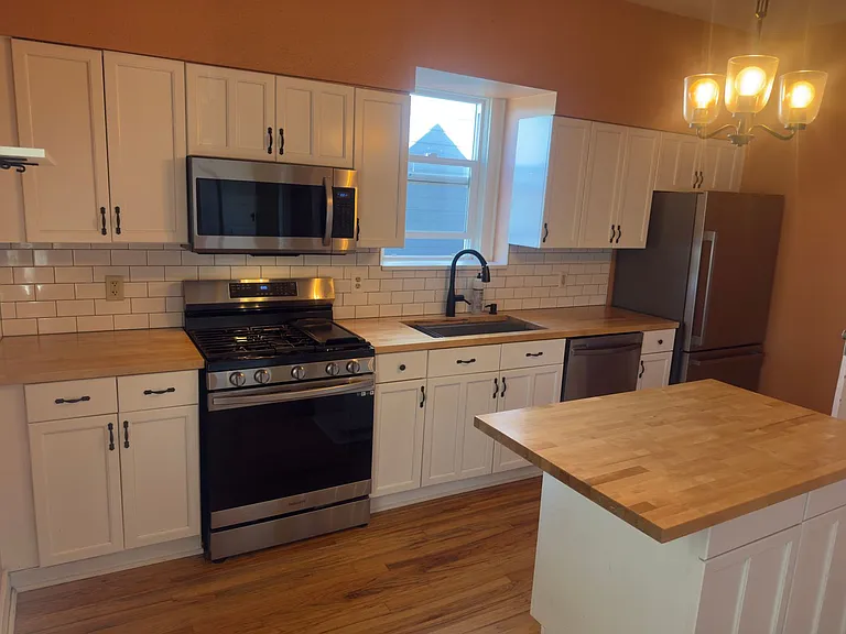 4853 NE 6th Ave — Photo 16