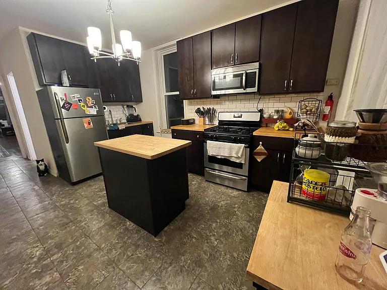 2060 N California Ave #1 — Photo 12