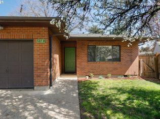 521 Michelle Ct #B, Newberg, OR 97132