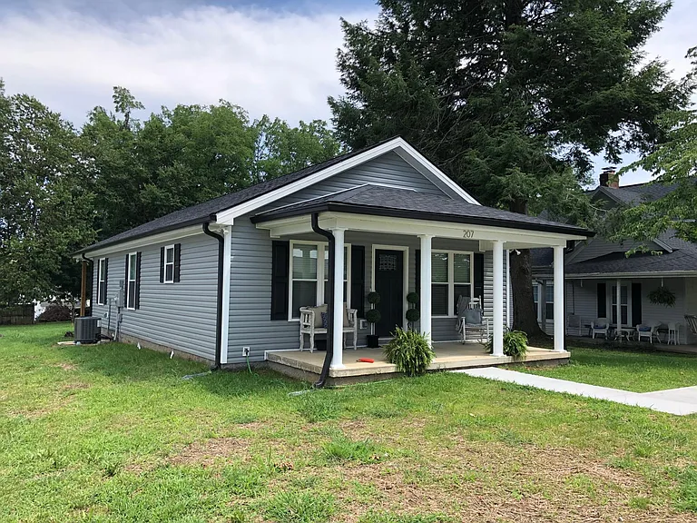 207 Rogers Ave — Photo 1