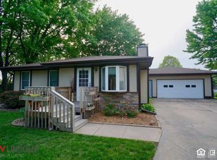 2330 W Peach Ct, Lincoln, NE 68522