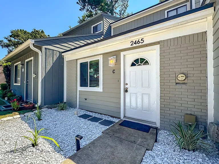 2465 Talco Hills Dr #C — Photo 1