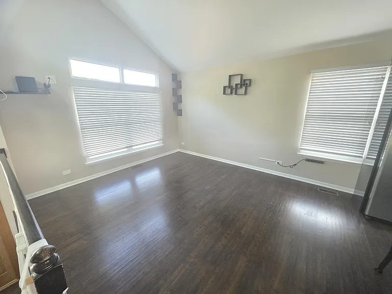 302 Barton Ct — Photo 13
