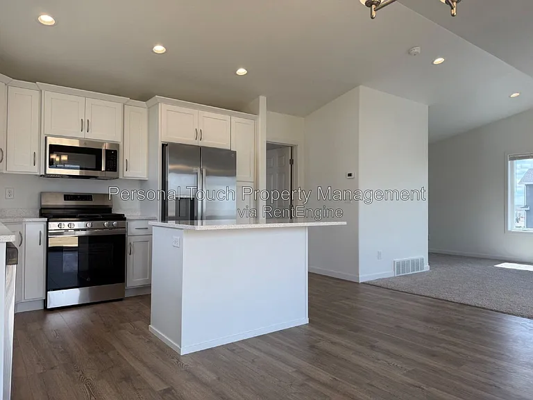 6767 32nd St S — Photo 13