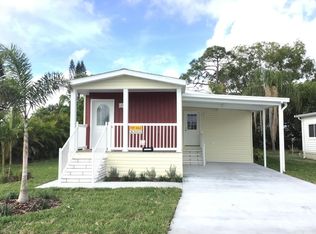 209 Sonnet Ln, N Fort Myers, FL 33903