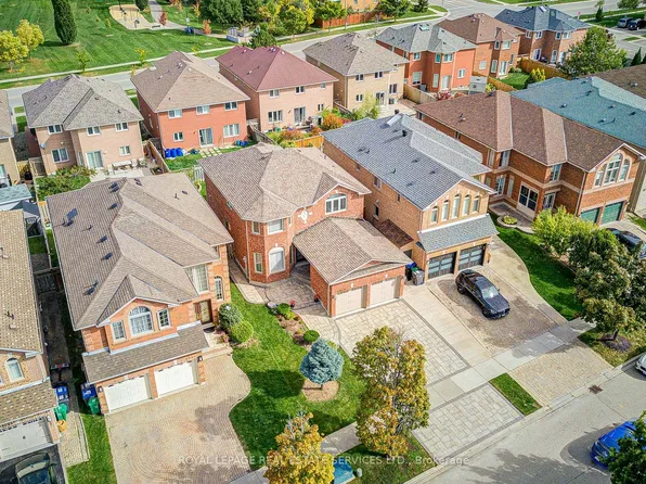 5087 Silverwater Mill Cres, Mississauga, ON L5V 2B6