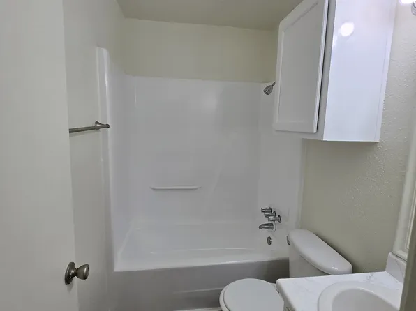 404 W Coombs St #9, Alvin, TX 77511