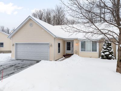 2193 Woods Ln, Petoskey, MI, 49770
