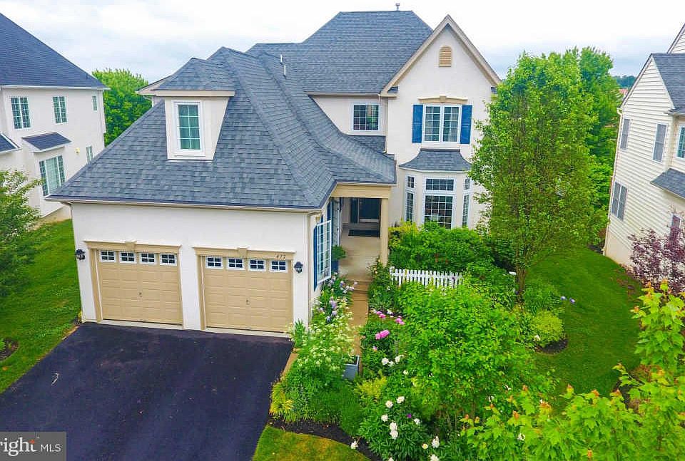 1st image of 417 Waynebrook Dr