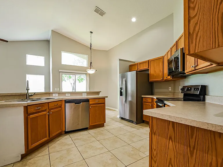 23 Patmore Ash Way — Photo 3