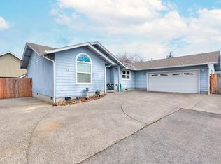 125 Lexington Ct, Grants Pass, OR 97527