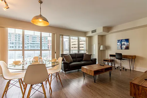 300 Front St W #1401 Photo 1
