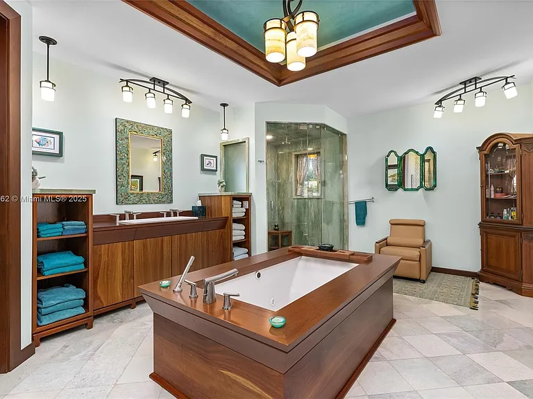 70 Bay Colony Ln — Photo 66