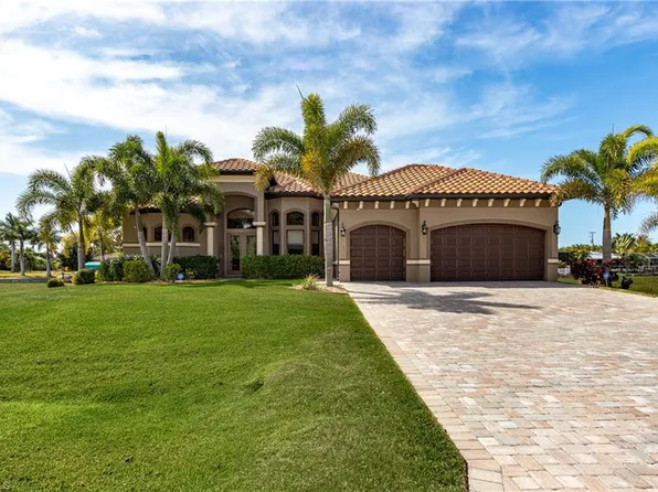 2433 Macadamia St, Saint James City, FL 33956