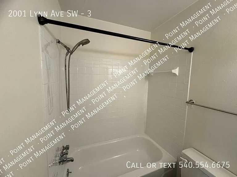 2001 Lynn Ave SW #3 — Photo 4