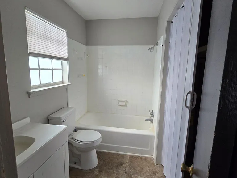 19 W Grady St #1 — Photo 8