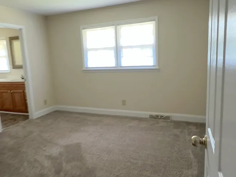 2406 Huffine Cir — Photo 9