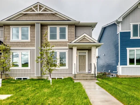 1921 W McCaskill Dr, Crossfield, AB T0M 0S0