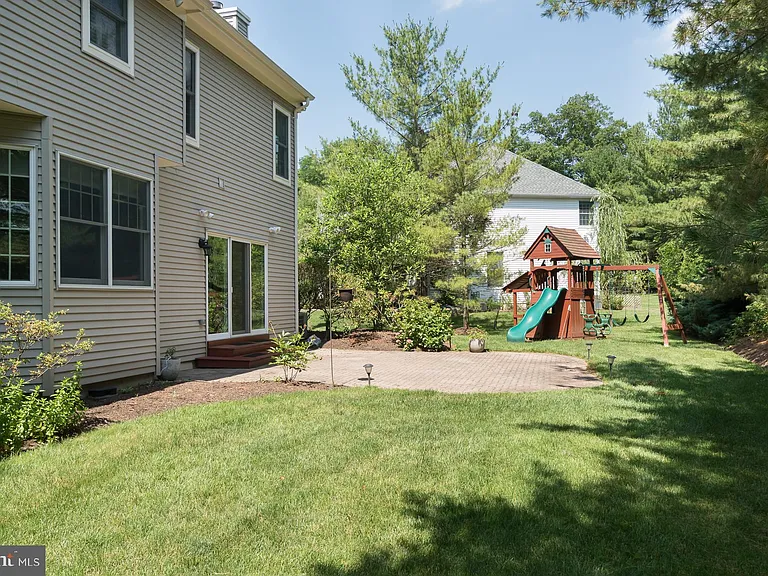 30 Leicester Ct — Photo 30