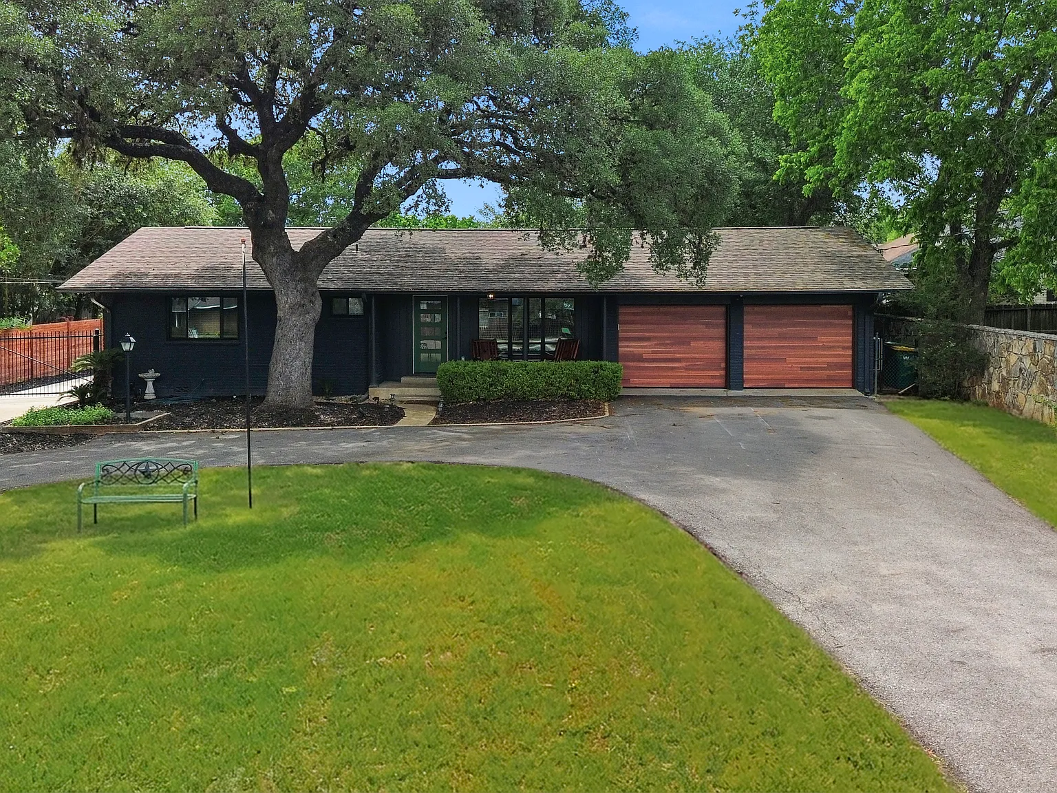 4 bed, 1908 sqft, $5,999 — Photo 4