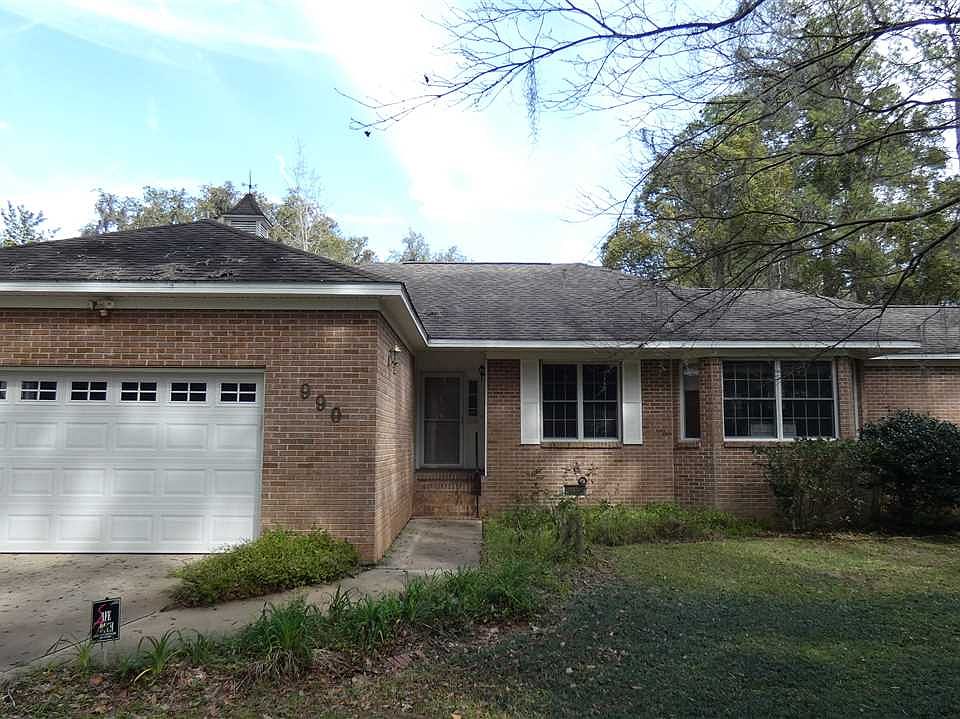 1st image of 990 E Dogwood St