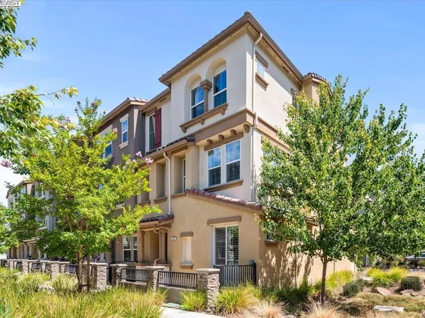 210 Fanuncio Ln, Hayward, CA 94544