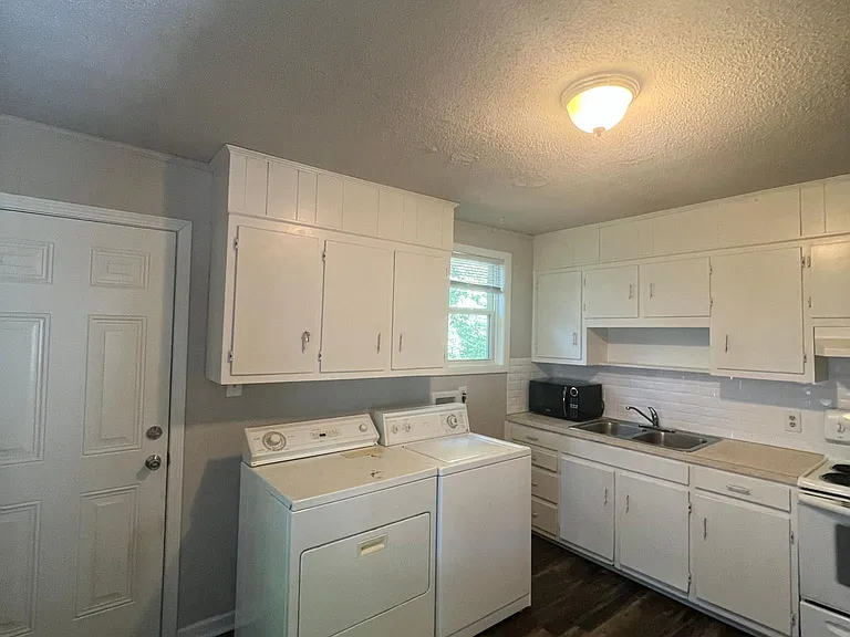 1012 Idlewood Dr — Photo 11