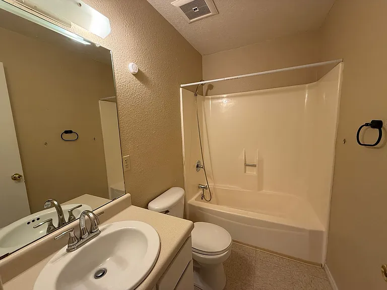 Echols 1500 - Sedona Apartments — Photo 60
