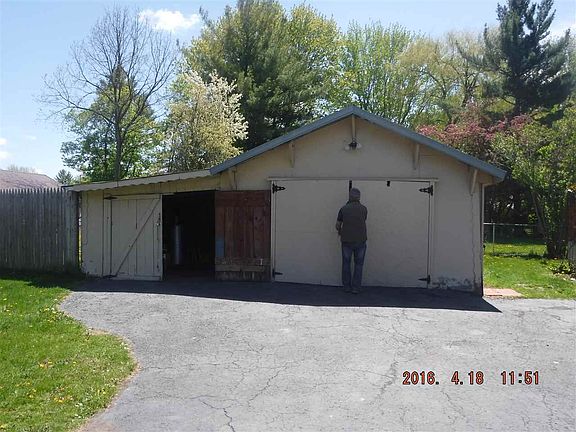 5th image of 432 Oak St